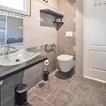 3 Bedroom Amazing In Holiday home