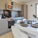 3 Bedroom Amazing In Holiday home Hericourt-en-Caux