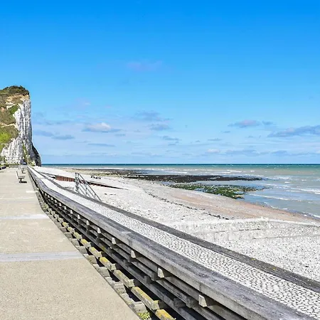 3 Bedroom Lovely In * Héricourt-en-Caux