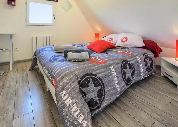 Stunning In Hericourt-en-Caux