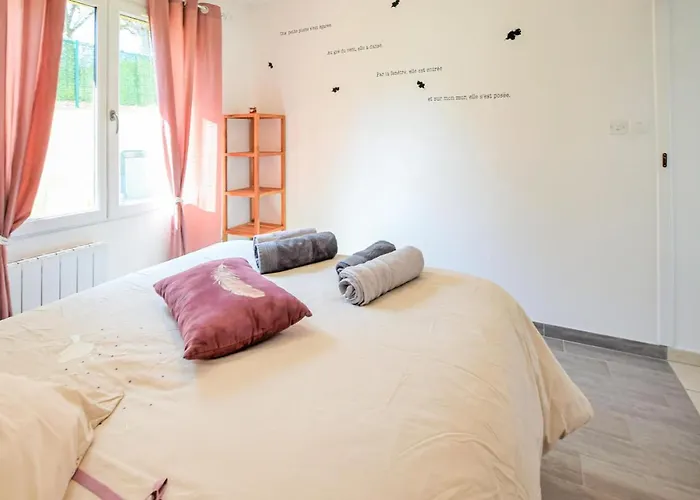 Holiday home Stunning In Hericourt-en-Caux